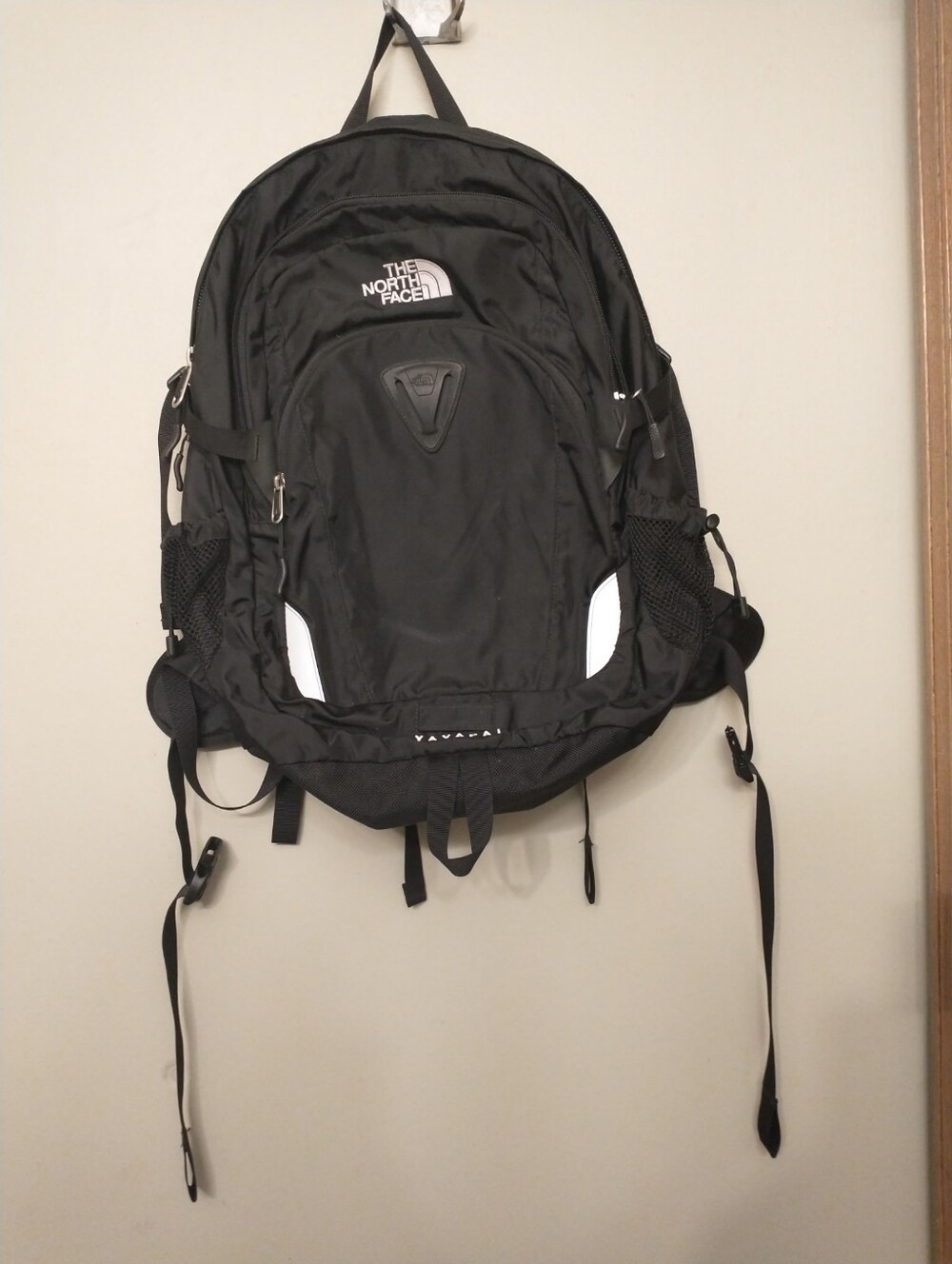 The North Face Black Backpack with White Accents - Everyday Commuter Pack